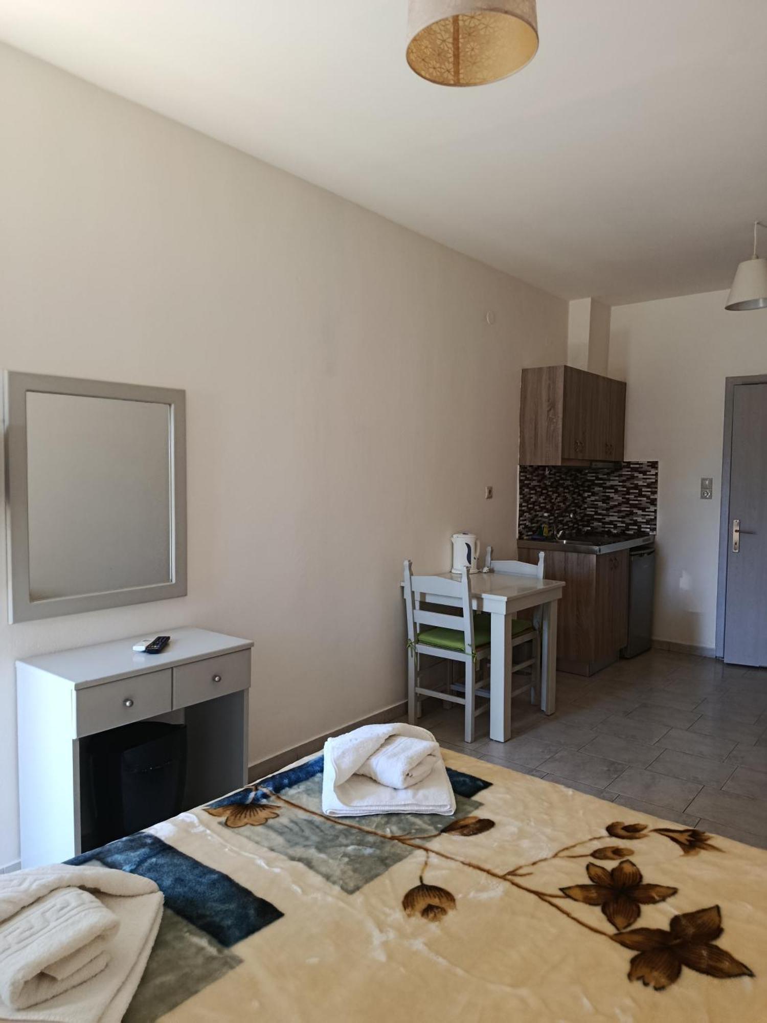 Kleri Beloni Rooms Hriszí Aktí Haniá Kültér fotó