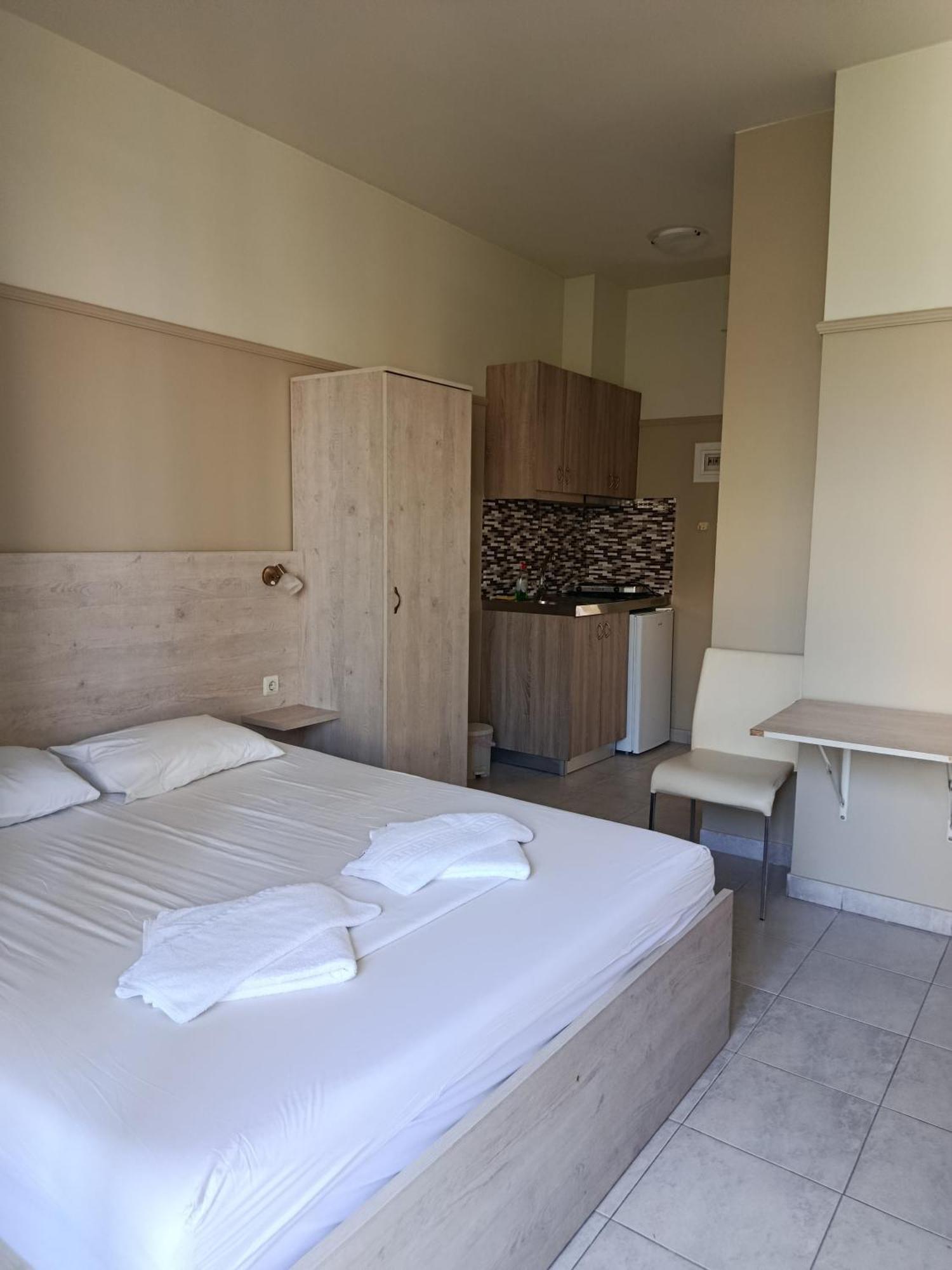 Kleri Beloni Rooms Hriszí Aktí Haniá Kültér fotó